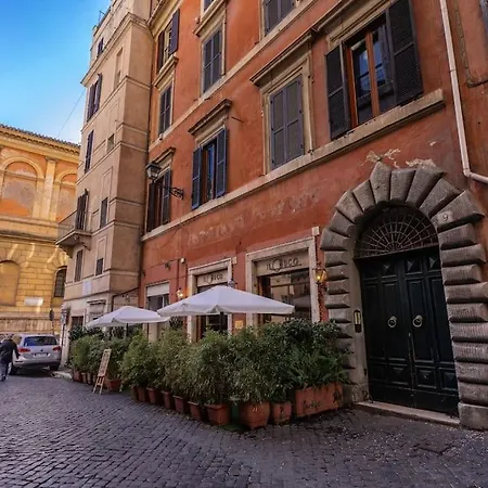 Domus Mondrian Luxury House